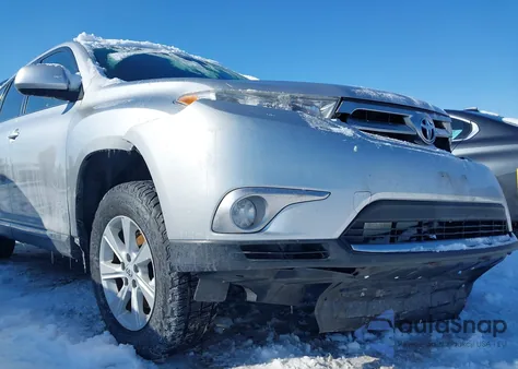 2011 Toyota Highlander Base V6 from USA, damaged, VIN 5TDBK3EH4BS051164